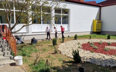 VEEELIKA RADNA AKCIJA U NAŠEM DVORIŠTU
