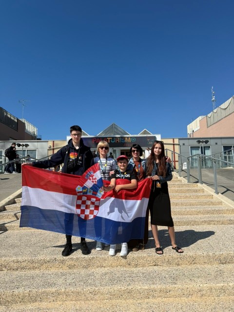 Međunarodna olimpijada engleskog jezika Hippo- English without borders
